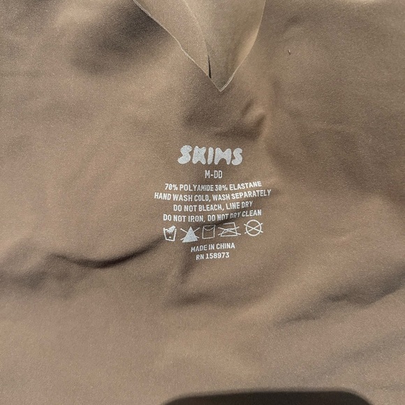 NWT SKIMS Naked Plunge Tank Bra M-DD - Picture 12 of 13